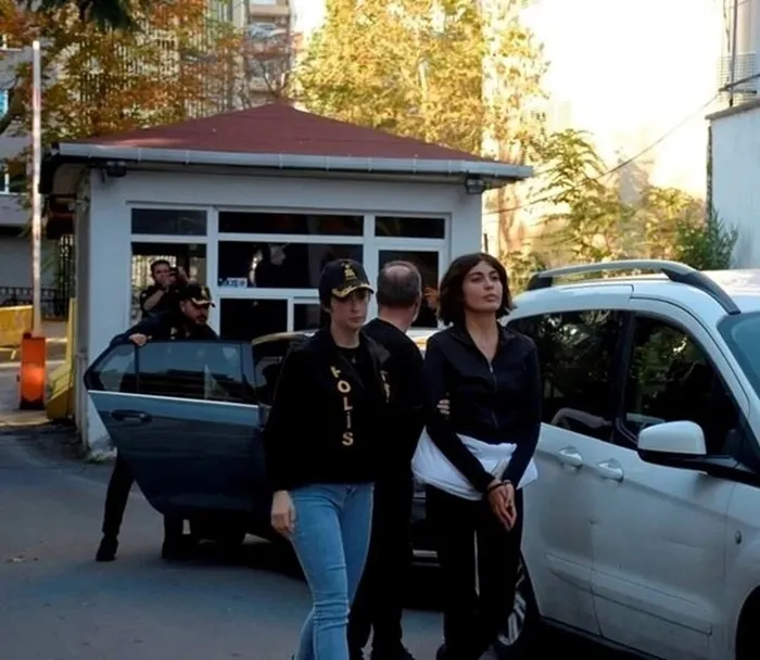 engin-polatin-tahliyesi-candan-kardeslere-umut-oldu-bahar-candana-boyle-seslendi-1725617501362.jpeg Engin Polat'ın tahliyesinin ardından Candan kardeşler davasında flaş gelişme! - 1