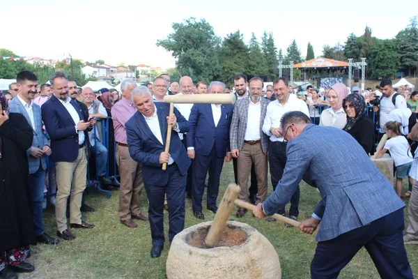 tbmm-baskani-sentoptan-koronavirus-uyarisi-1657575468306.jpg TBMM Başkanı Şentop’tan koronavirüs uyarısı - 4