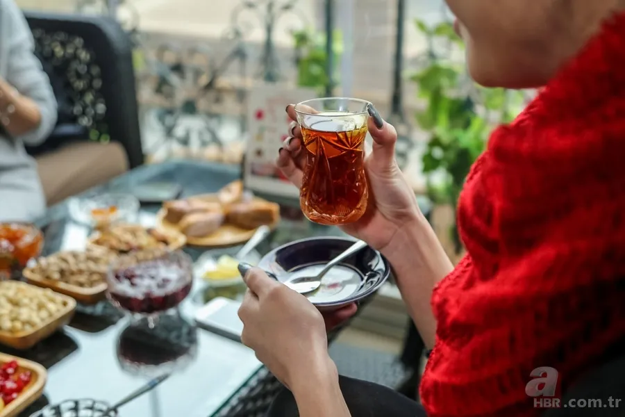 Uzmanlar uyarıyor: Yemekten hemen sonra çay içmeyin! Sağlığı tehdit ediyor 3