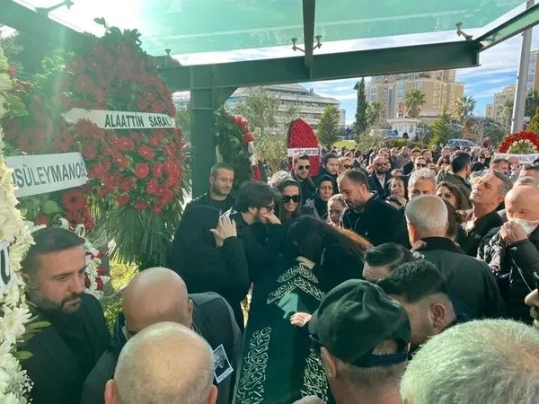 1674136007044.jpeg Elif Karlı'dan eşi Cengiz Karlı'ya veda! Elif Karlı ve çocukları gözyaşlarına boğuldu - 3