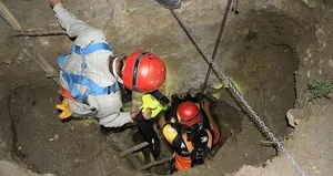 Define aramak için kazdıkları kuyuda zehirlendiler