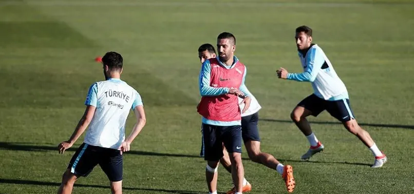 Milli Takımda Mehmet Topal ve Gökhan Gönül şoku!