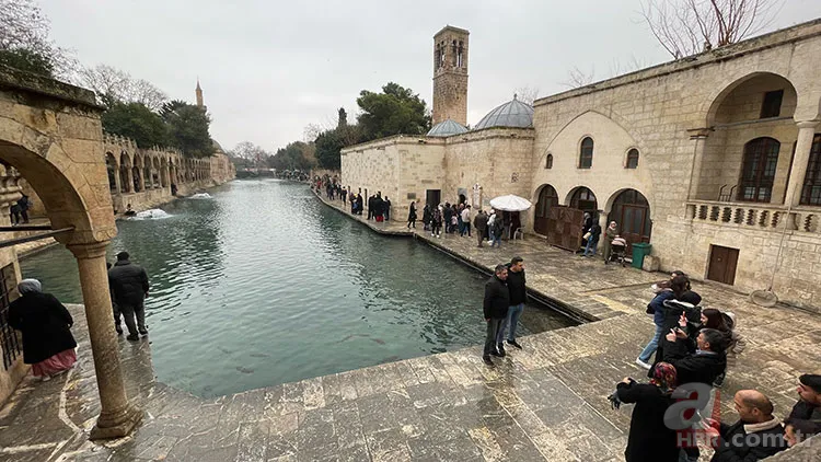 Balıklıgöl Hikayesi | Balıklar neden yenmiyor? Hz. İbrahim'in Balıklıgöl kıssası gerçek mi? Kur'an-ı Kerim'de anlatılıyor mu? 8