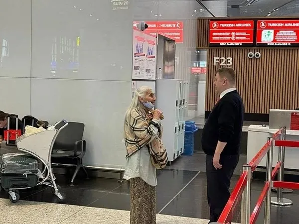 1710517915577.jpeg İstanbul Havalimanı'nda kalan İranlı akademisyen Dr. Shiva Kaviani Silivri Geri Gönderme Merkezi'ne yerleştirildi - 1