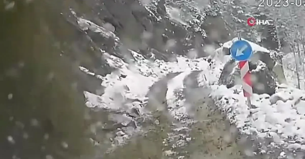 Ölümden saniyelerle kurtuldu! O anlar araç kamerasında