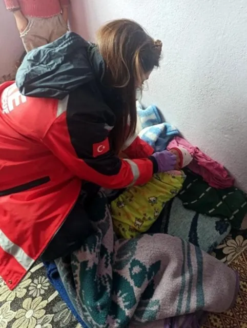 diyarbakirda-kardan-yollar-kapandi-telefondan-verilen-danismanlikla-dogum-yapti-1643190938371.jpg Diyarbakır’da kardan yollar kapandı! Telefondan verilen danışmanlıkla doğum yaptı - 4