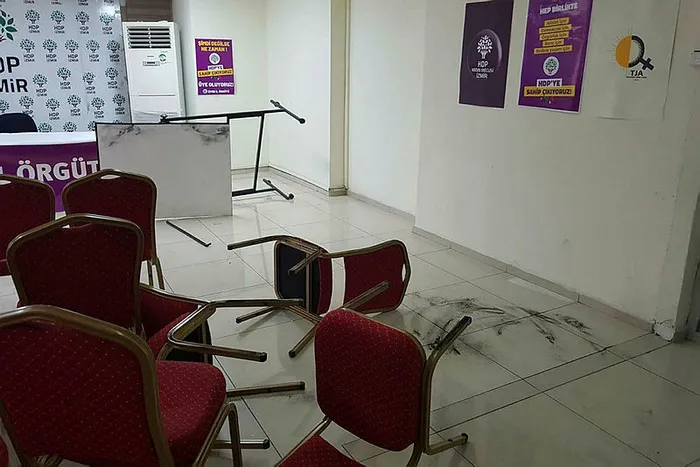 Son dakika haberi | İşte HDP İzmir il binasında 1 kişiyi öldüren saldırganın binaya giriş anı