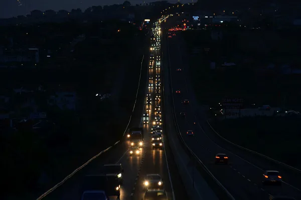1661712716893.jpg İstanbul'a dönüş çilesi! Trakya güzergahında yoğun kuyruk - 3
