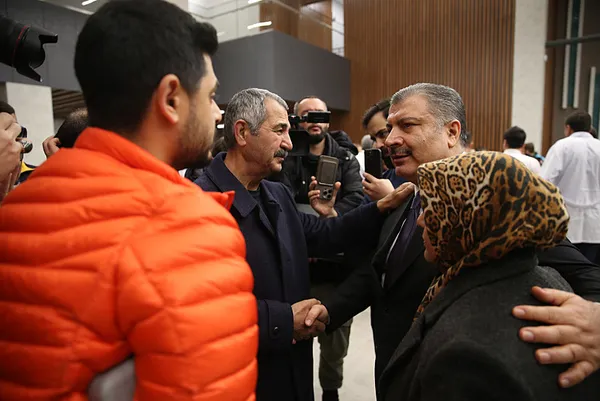 Sağlık Bakanlığı’na binlerce personel alınıyor! Bakan Koca müjdeyi verdi: En kısa sürede göreve başlayacaklar