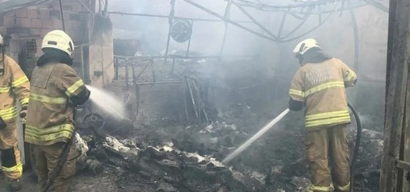 İzmir'de polyester fabrikasında yangın