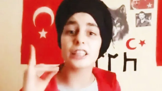 Sosyal medyayı ayağa kaldıran ırkçı ve cinsiyetçi videoya suç duyurusu - 1