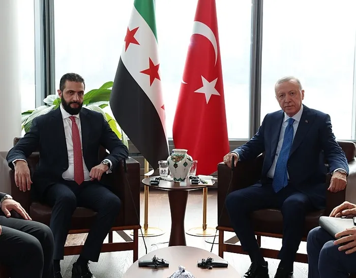 1758872545178.jpeg Başkan Erdoğan, BMGK kapsamında gittiği ABD'de Suriye Cumhurbaşkanı Şara ile de görüştü. (AA)