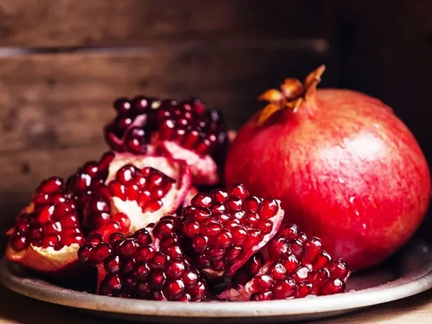 Hepimiz kavuğunu çöpe atıyoruz! En çok karşılaşılan hastalıkları bir bir yok ediyor! 5 Dakika sıcak suda demlemeniz yeterli…