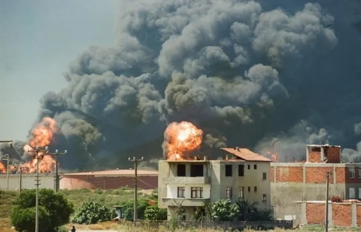 17 Ağustos Marmara Depremi'nin 22. yılı! Acı dolu kareler