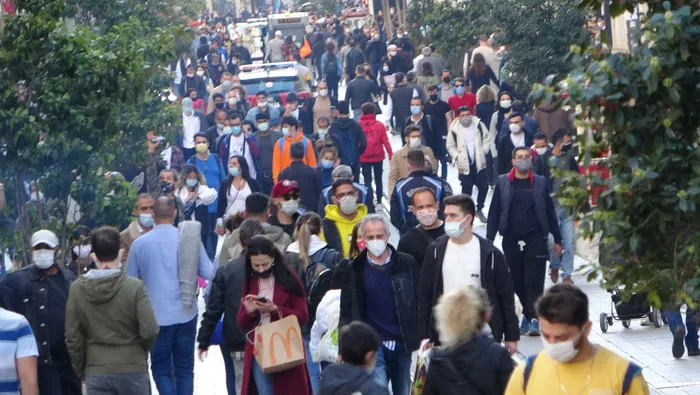 Son dakika: Tam kapanma öncesi İstanbul’dan sevindiren haber! Vakalar yüzde 30 oranında azaldı