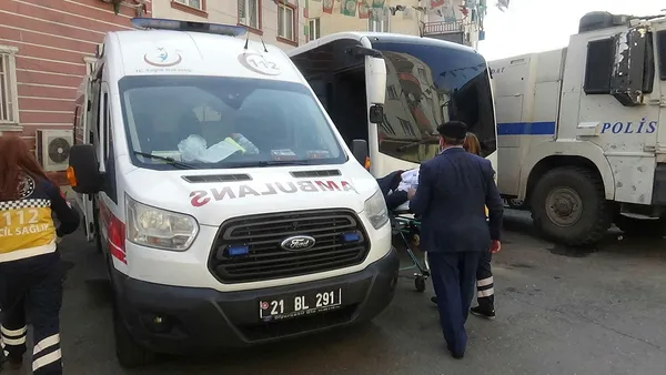 Evlat nöbetine katılan aile sayısı 200 oldu! Bir anne baygınlık geçirdi - 2