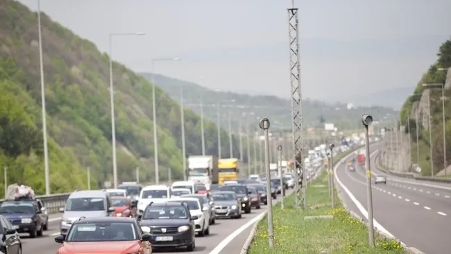 son-dakika-bolu-dagi-tuneli-kapatildi-mi-bolu-dagi-tuneli-neden-kapali-trafik-durumu-nedir-1619689608633.jpg Son dakika: Bolu Dağı Tüneli kapatıldı mı? Bolu Dağı Tüneli neden kapalı? Trafik durumu nedir? - 9