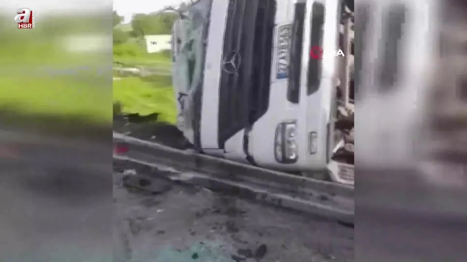 Tır şarampole devrildi, sürücüsü yaralandı