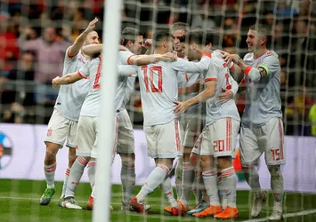 İspanya, Arjantin'i gole boğdu