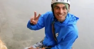 Himalaya dağlarına YPG paçavrası dikmek isteyen dağcı öldü