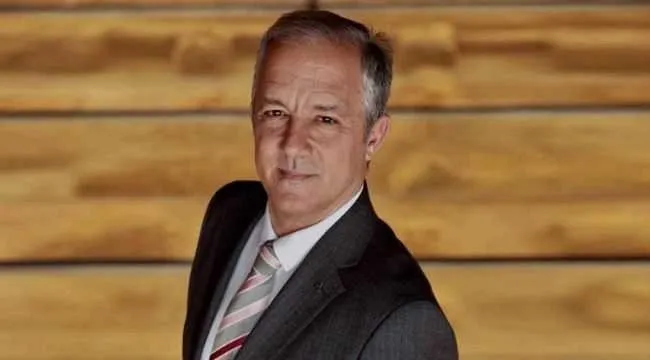 akfen-holding-yonetim-kurulu-baskani-hamdi-akin-ibb-yolsuzluk-sorusturmasinda-ifadeye-cagrildi-1761032458551.jpeg Divan Otellerinin Genel Müdürü Murat Tomruk (A Haber arşiv)