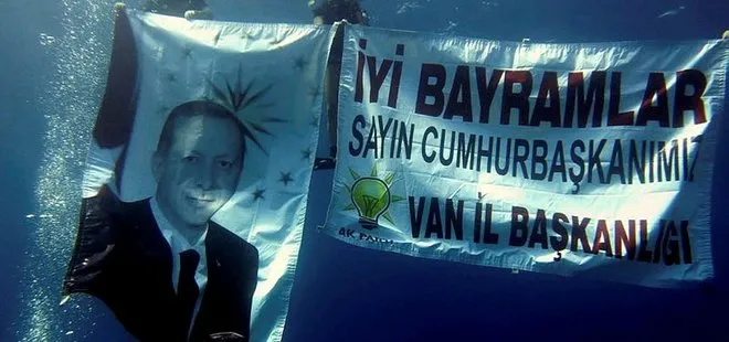 Denizin altında Başkan Erdoğan’ın bayramını kutladılar