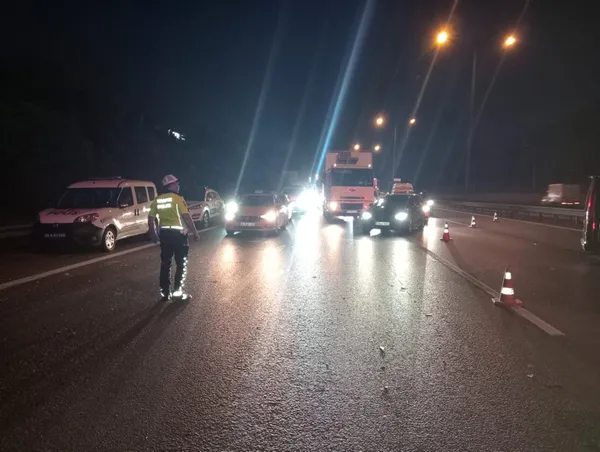 TEM Otoyolu’nda korkunç kaza! 4 kişi yaralandı - 3