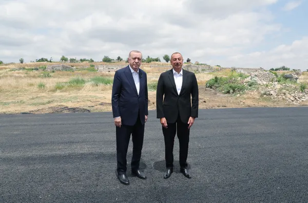 Son dakika: Başkan Erdoğan Azerbaycan’da | Başkan Erdoğan: Dünya bilsin Türkiye Azerbaycan’ın yanındadır