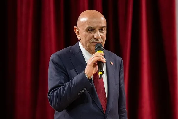 cumhur-ittifakinin-abb-adayi-turgut-altinokyan-yavasa-tepki-askerimizin-polisimizin-kurt-vatandasimizin-katili-1710086837923.jpeg Cumhur İttifakı Ankara adayı Altınok'tan Mansur Yavaş'a salvo: Vatandaşımızın katiline kimse 'Apo Bey' diyemez! - 2