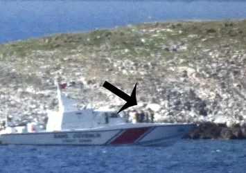 Türk askerinden Kardak'ta yakın inceleme