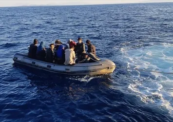 27 kaçak göçmen kurtarıldı