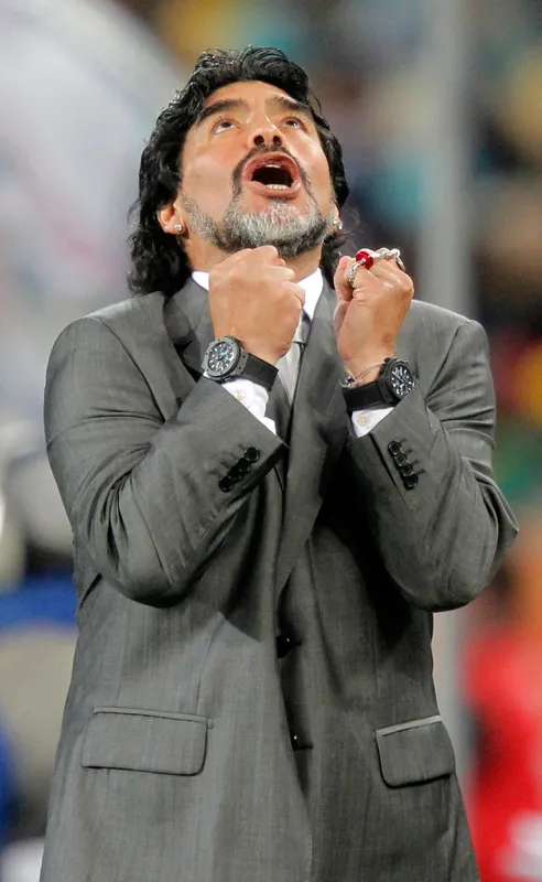 maradonanin-saglik-ekibi-ihmal-sebebiyle-yargilanacak-1656011057784.jpg Maradona'nın sağlık ekibi ihmal sebebiyle yargılanacak - 3