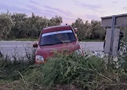 Bursa’da korkutan kaza! Motosiklet yola savruldu: 2 yaralı