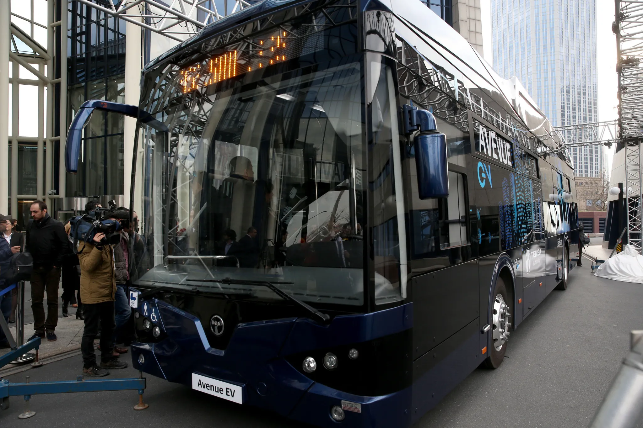 Türkiye'nin ilk yüzde 100 yerli elektrikli otobüsü yola çıktı - 2