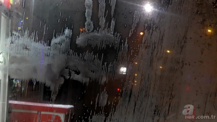 Ardahan Sibirya gibi! Kapı kilitleri bile buz tuttu 15