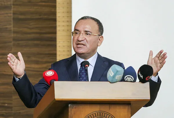 Adalet Bakanı Bekir Bozdağ’dan başörtüsü teklifi açıklaması! Halk oylaması olacak mı?