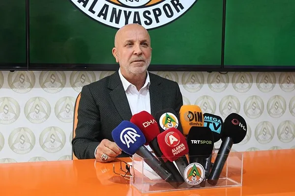 CHP’nin belediyecilik zihniyeti sıfırın altı! Muhittin Böcek’e Alanyaspor’a verdiği tesis sözü hatırlatıldı yöneticileri azarladı: Bana oy vermediniz