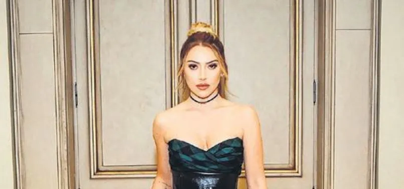 Hadise'nin dudak uçuklatan kombini!