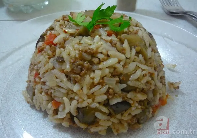 Eskilerden günümüze ulaşan lezzet: İstanbul pilavı tarifi 8