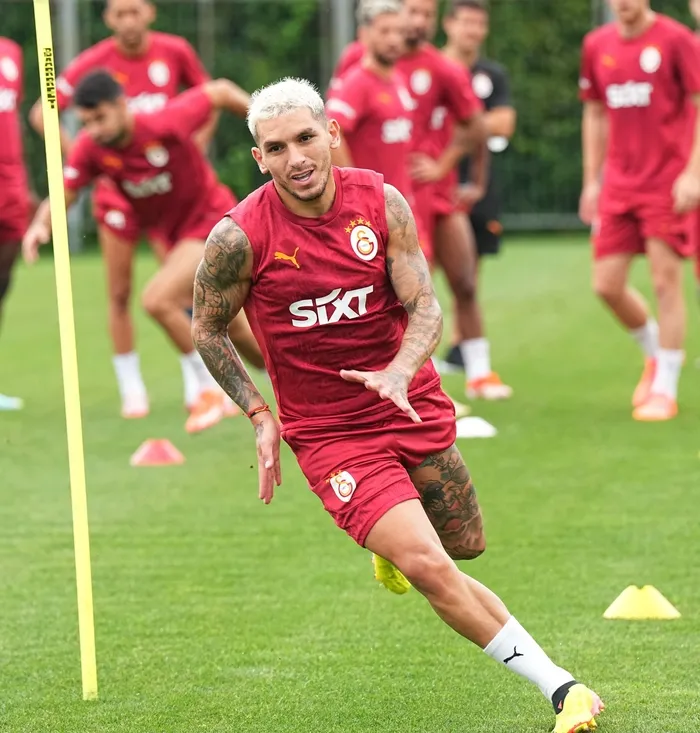 galatasarayda-yeni-sezon-hazirliklari-suruyor-1721218131470.jpg Galatasaray'da yeni sezon hazırlıkları sürüyor - 1