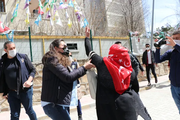 Son dakika | Van'daki evlat nöbetinde skandal olay! HDP'lilerden çirkin hareket - 3