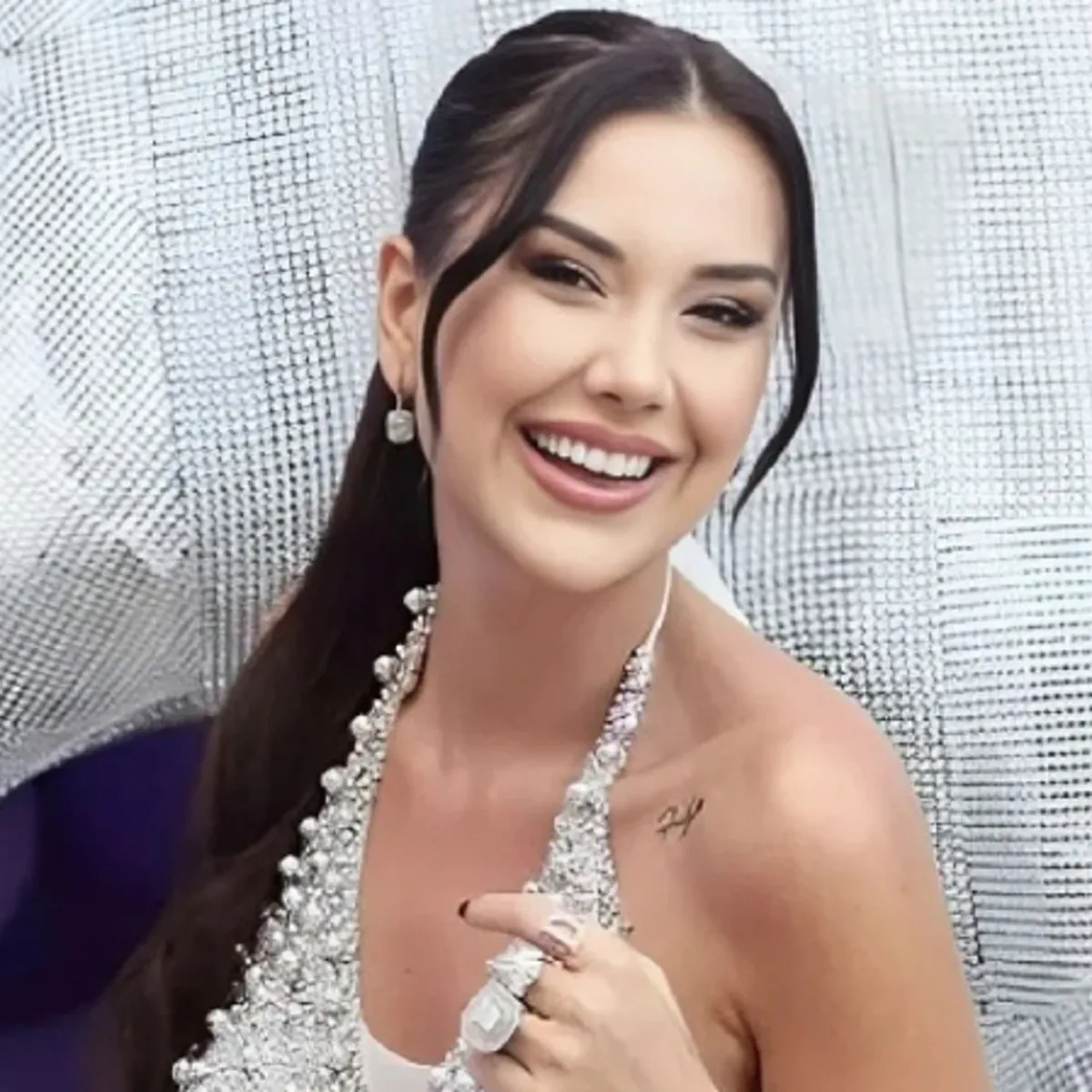 Ankara Sulh Ceza Hakimliği Dilan Polat'ın 6,3 milyon takipçili Instagram hesabının erişimini engelledi