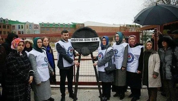 Adalet Bakanı Bekir Bozdağ’dan Eskişehir’deki depremzede öğrenciye başörtüsü ayrımcılığına tepki: İlkel 28 Şubat zihniyeti...