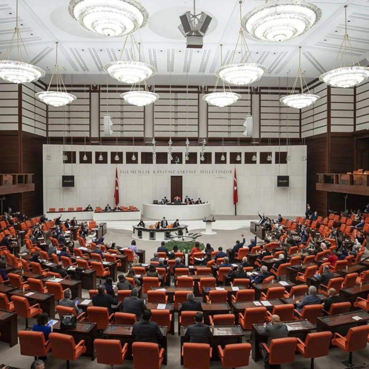 7 milletvekili hakkında dokunulmazlık fezlekesi TBMM'de! Listede Özgür Özel de var