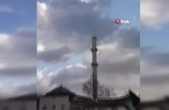 Tokat’ta 5,6’lık deprem sonrası cami minaresi yıkıldı!