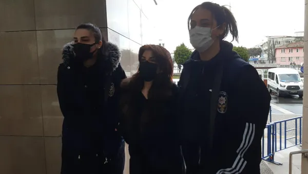 AK Parti 81 ilde harekete geçti! Başkan Erdoğan’a hakaret eden Sedef Kabaş’a suç duyurusu