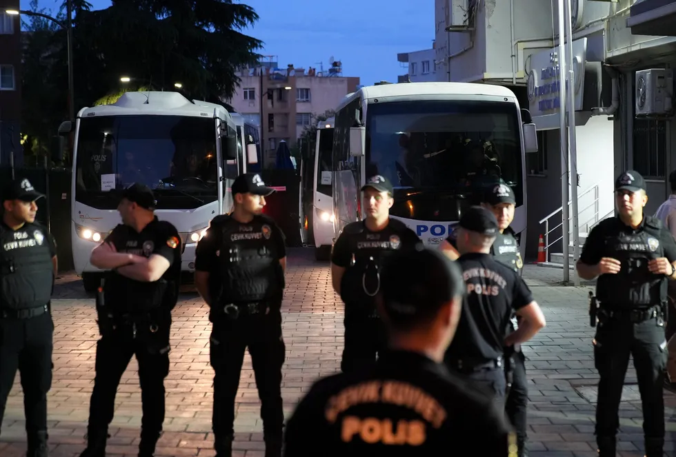 Buca Belediyesi "yolsuzluk" soruşturmasında 54 şüpheli adliyeye sevk edildi - 4