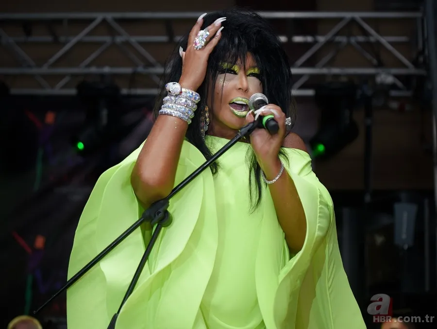 Ünlülerin yılbaşı konserlerinden alacakları ücret şoke etti! Hadise’den İbrahim Tatlıses'e listede kimler var kimler! Rekor ücret o isimde 10