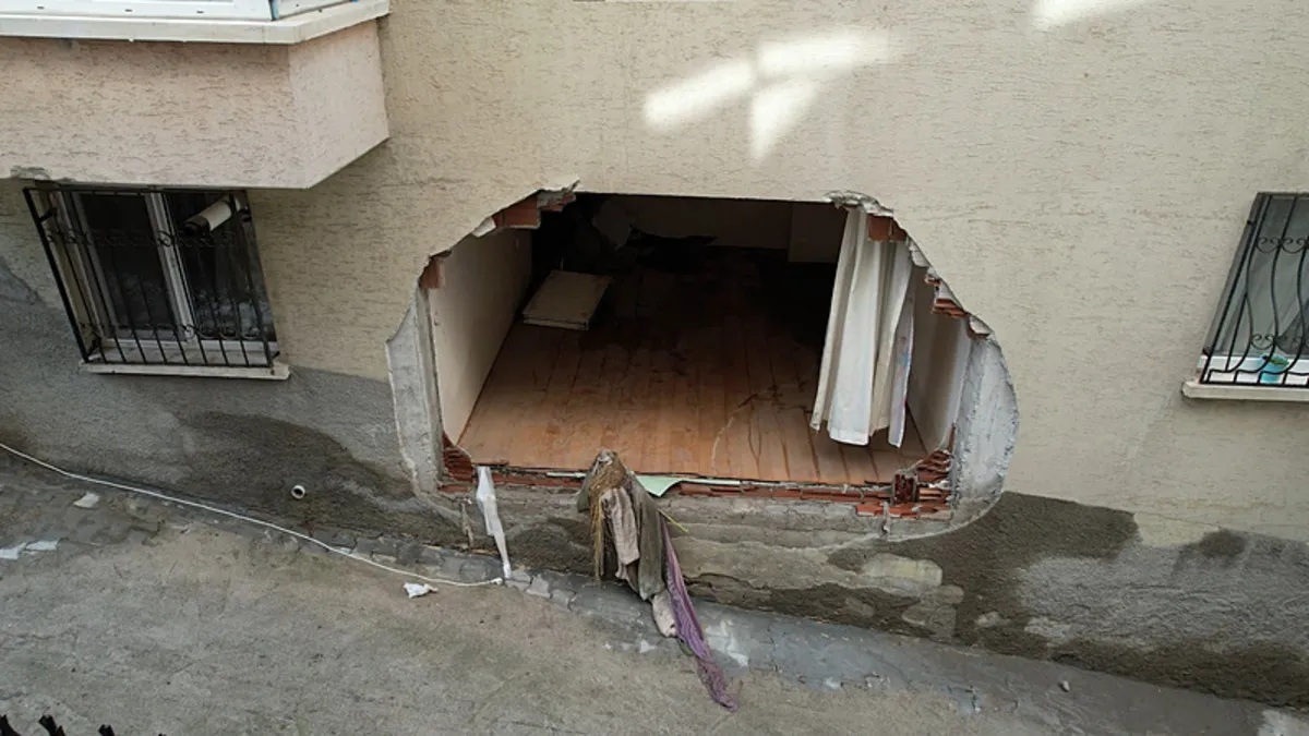 Ankara'daki selin bıraktığı hasar gün ağarınca ortaya çıktı! Bugün için yeni uyarı geldi