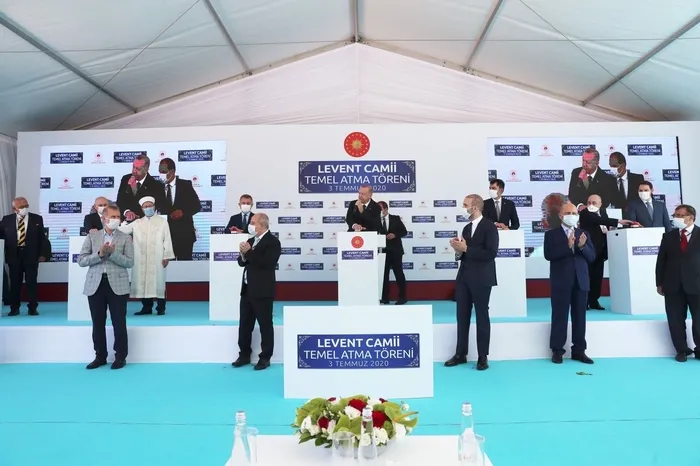 Hazine ve Maliye Bakanı Berat Albayrak’tan ’Barbaros Hayrettin Paşa Camii’ paylaşımı